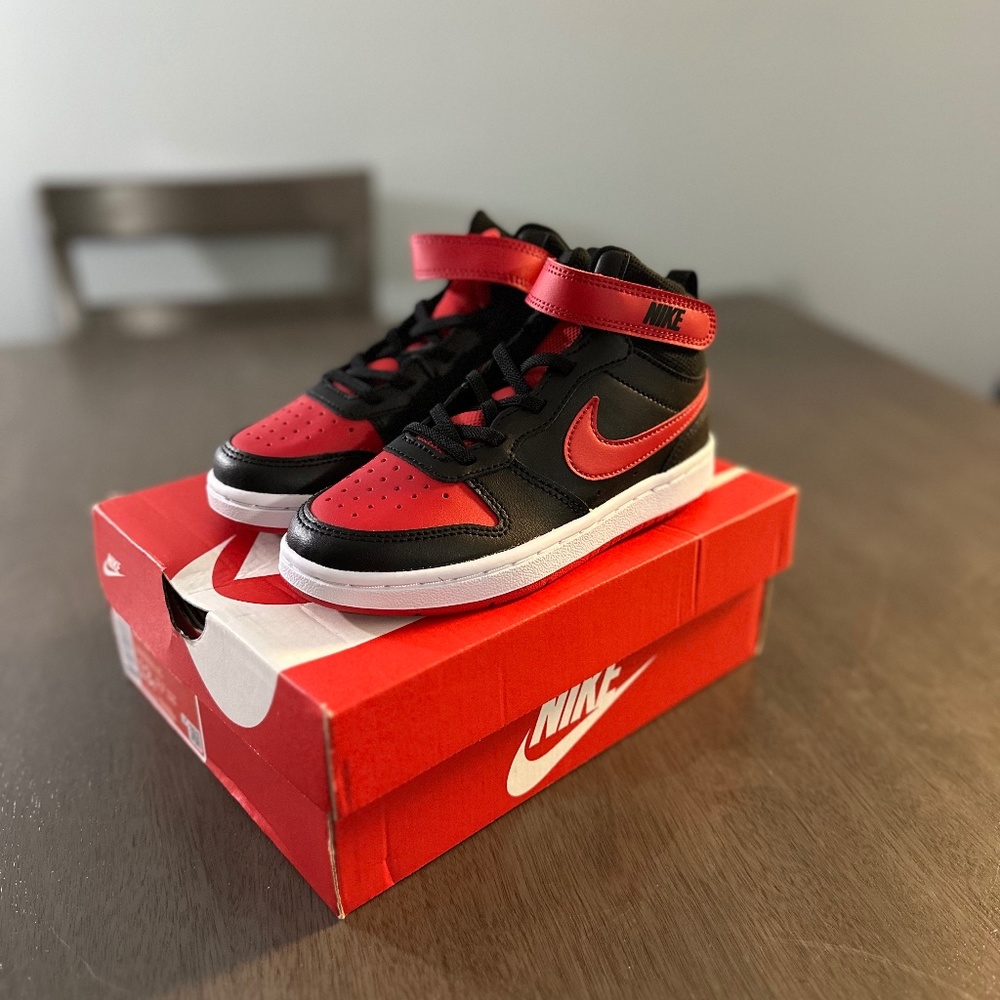 Jordans Mid 2s
